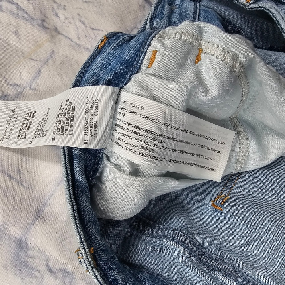 Hollister High Rise Vintage Flare Jeans Womens 33 Light Blue Stretch Denim - Picture 8 of 13